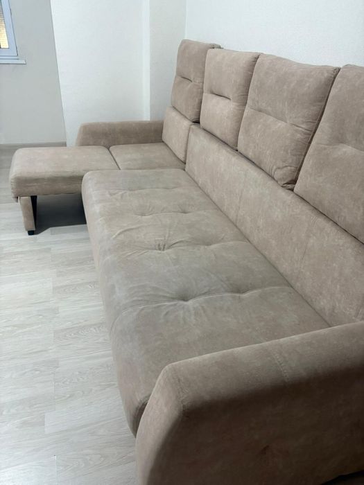 Продам срочно диван! К нему бесплатно шкаф в прихожую