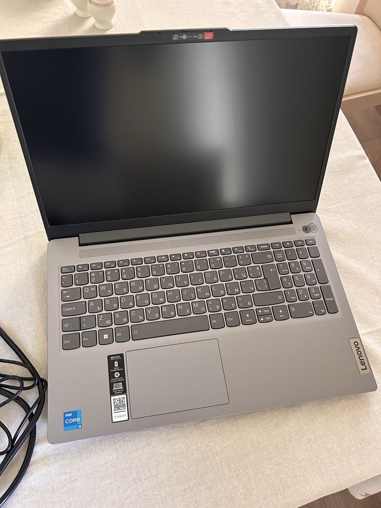 Чисто нов лаптоп Лаптоп LENOVO IdeaPad Slim 3 15IAH8 83ER007RBM 15.6 "