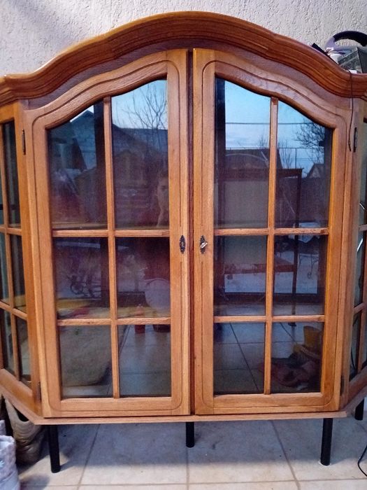 Vitrina din lemn