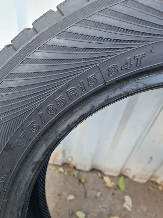 4 Anvelope de iarna*175/65R15*YOKOHAMA*LICHIDARE STOC*50 Lei Buc*