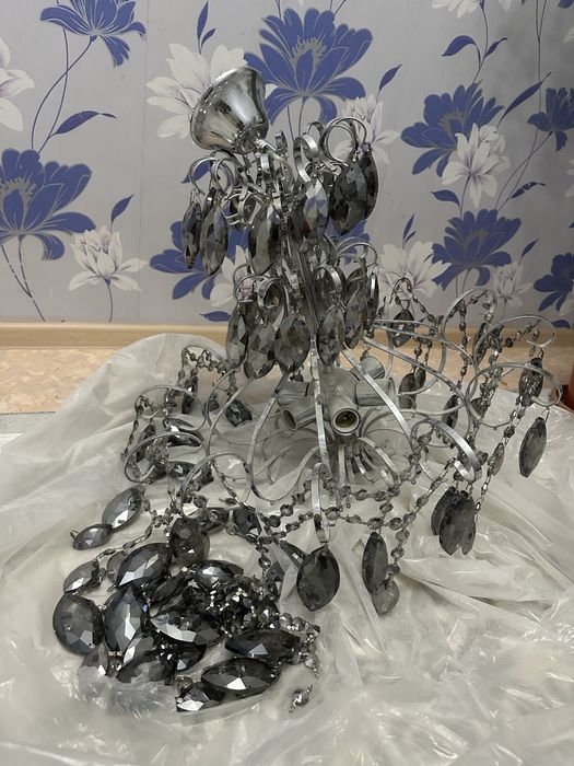 Люстра 6 лампочек