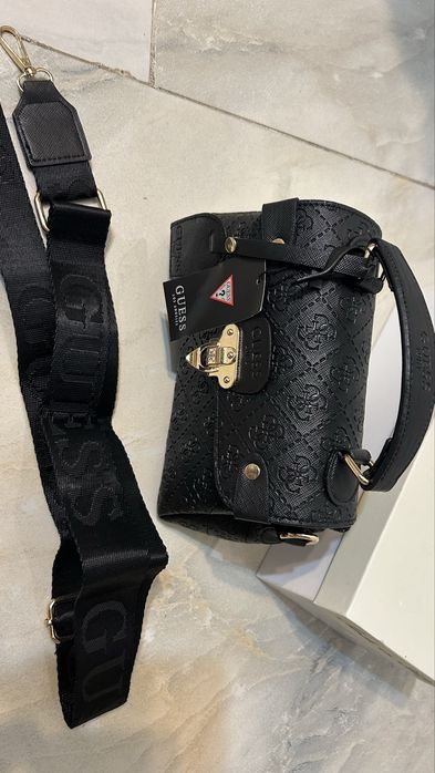 Geanta Guess, noua