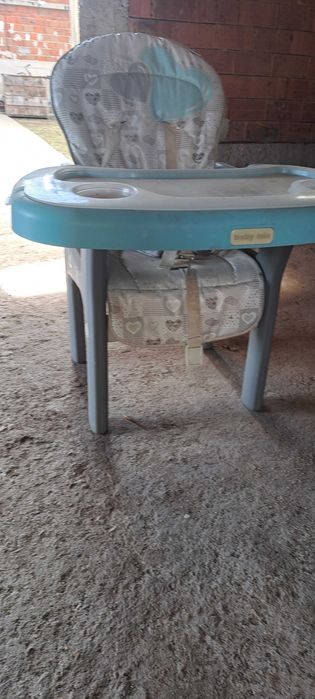 Продавам детско столче за хранене
