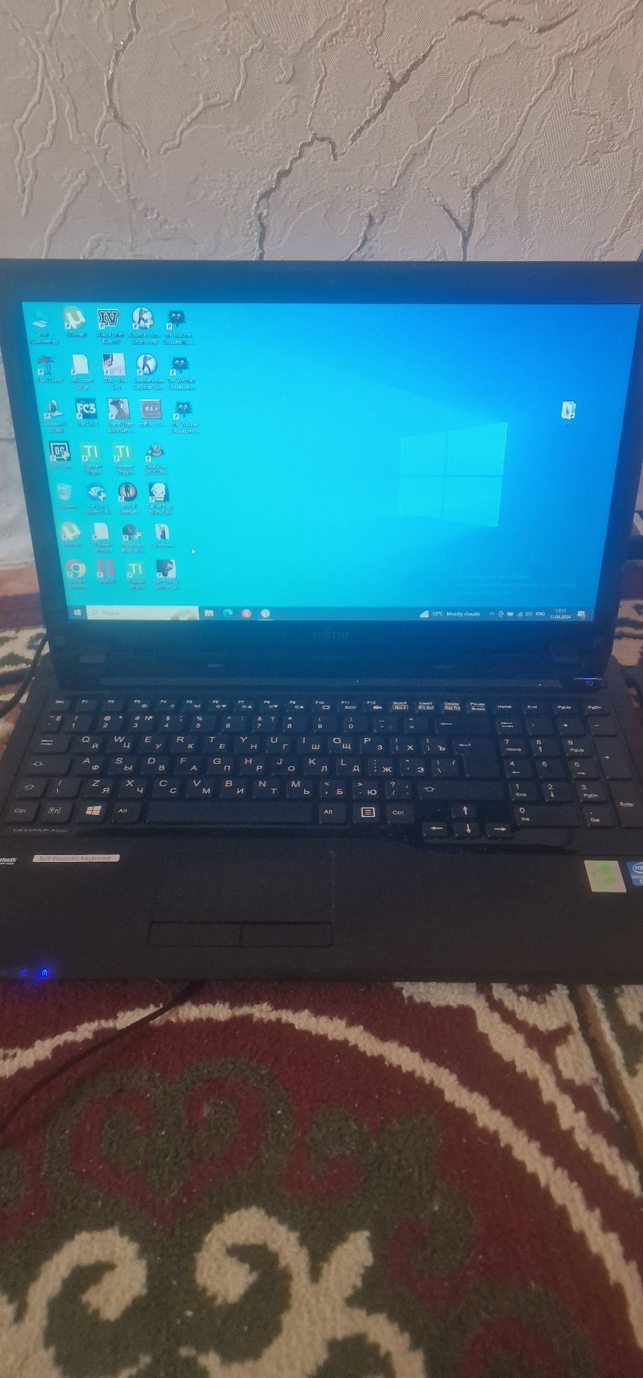 Fujitsu Intel core i3 500gb