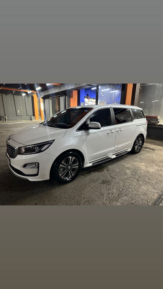 Kia karnival Carnival