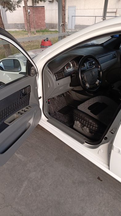 Lasetti 1.8 sotiladi  srochno