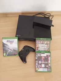 Xbox one 500 gb.