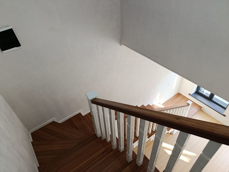 Новый дом 2 этажный с подвалом 6 ком,холл 3 сан узла