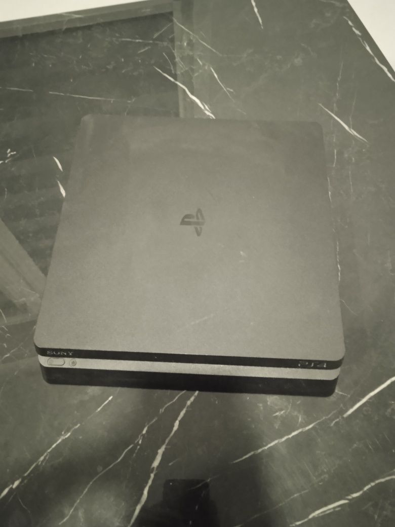 Playstation 4 Slim