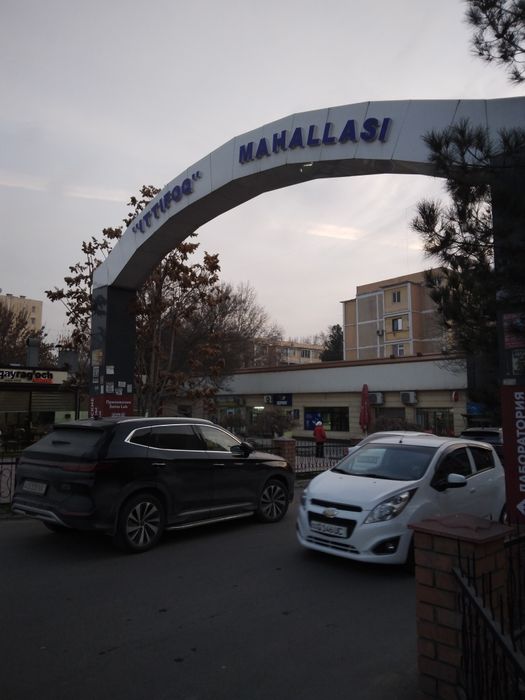 Sergili tumani ittifoq mahallasida uy sotiladi 5 xona 5 etaj srochna