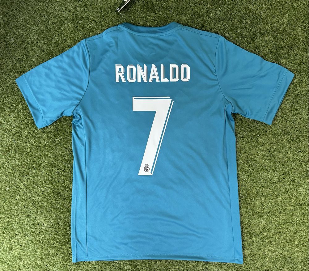 Тениска на  Реал Мадрид с Роналдо