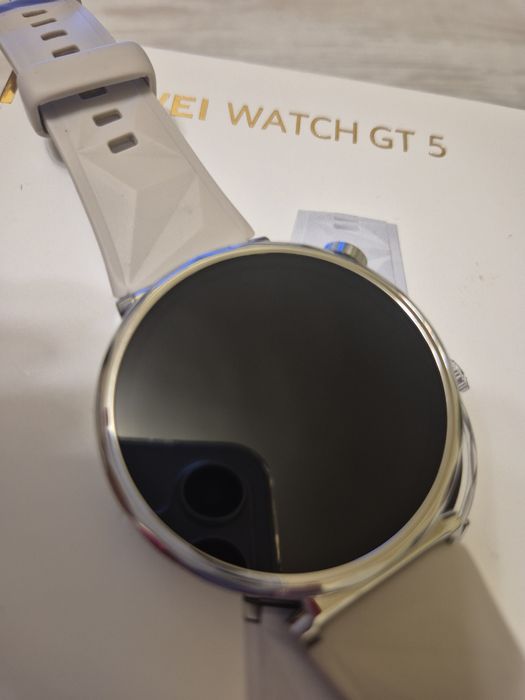 Смарт часовник Huawei watch GT 5