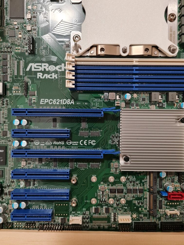 Placa de baza Asrock Rack EPS621D8A si Xeon Gold 5118 socket 3647