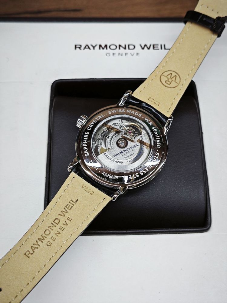 Швейцарские часы Raymond Weil