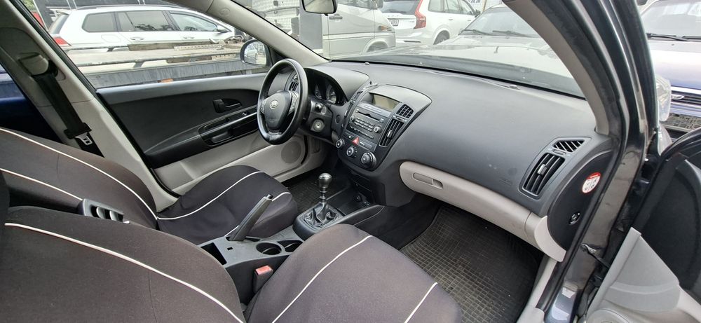 Dezmembrez Kia Cee'd 1.4 B 2008