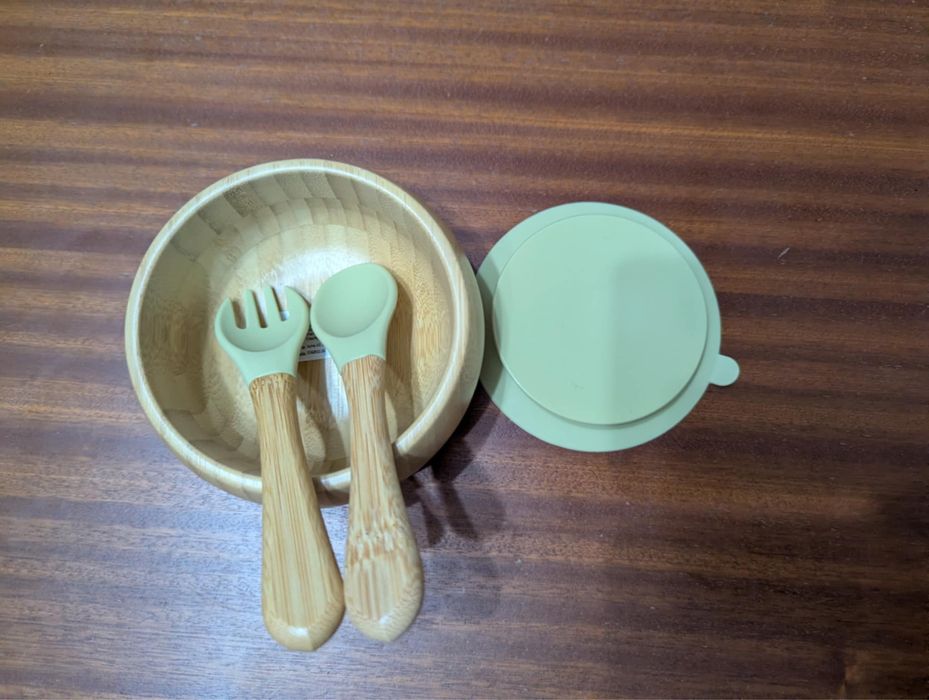 Бамбукова купичка с противоплъзгаща подложка + вилица и лъжица