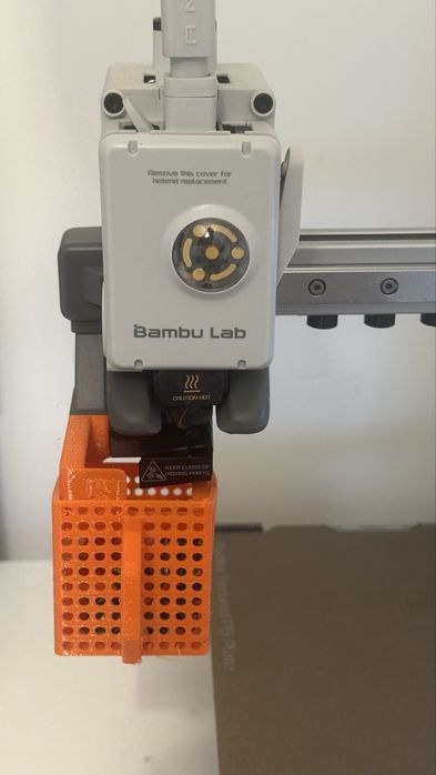 Imprimanta 3D Bambulab A1 mini perfectă pentru începători