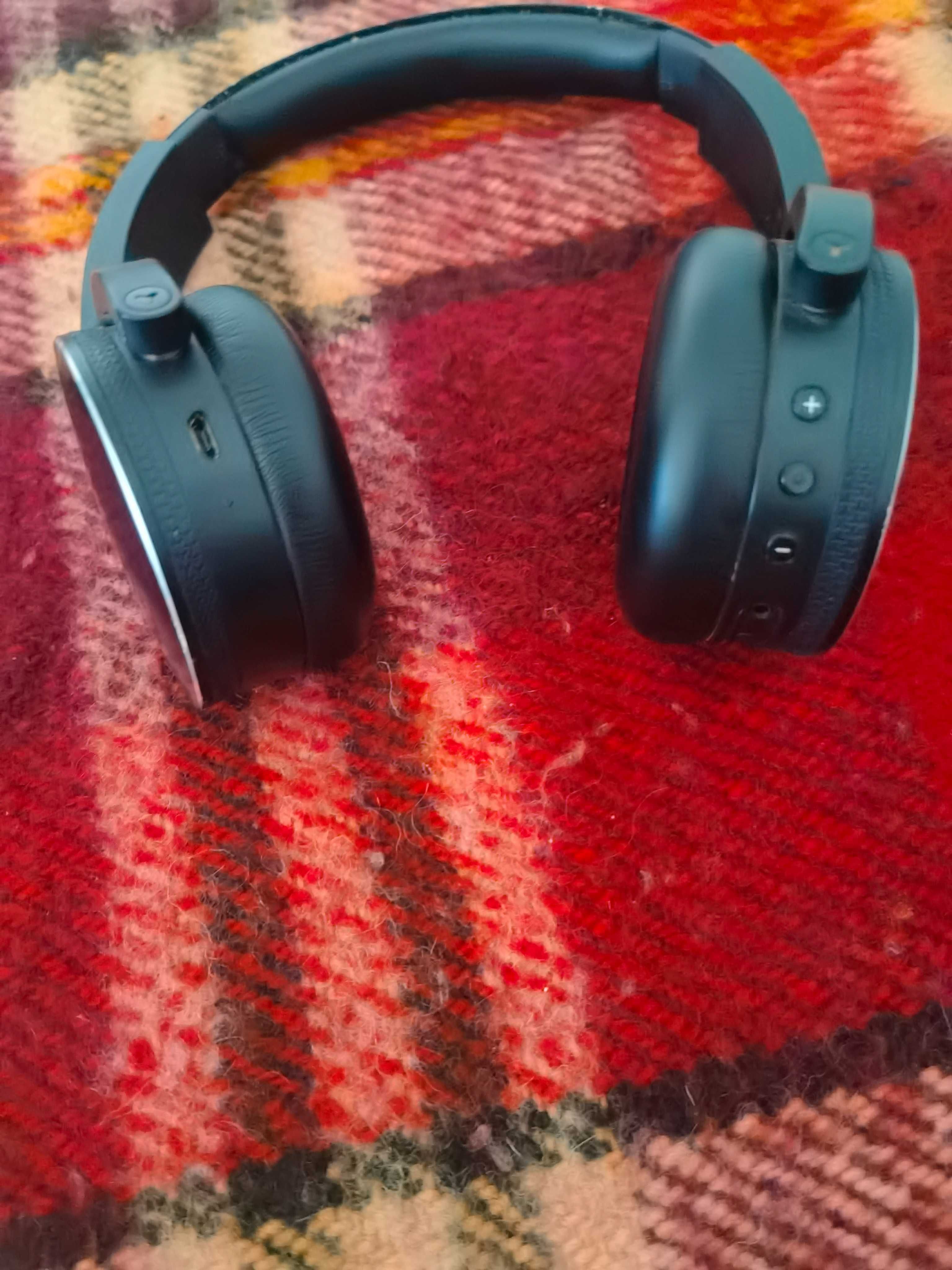 Слушалки AKG Y50