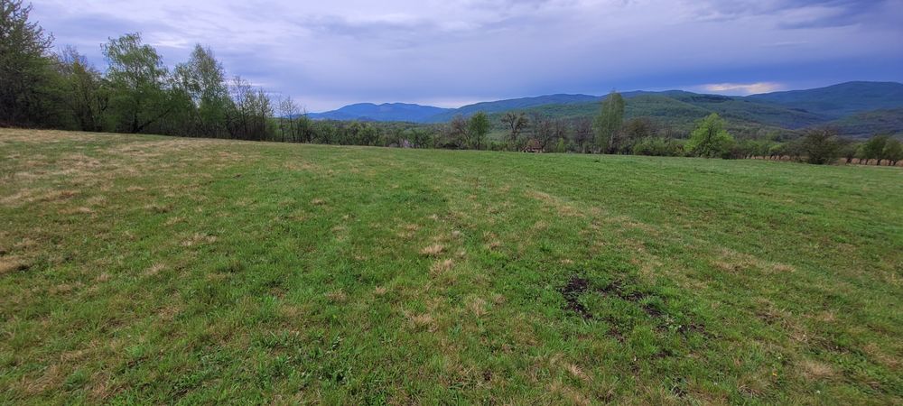 Casa batraneasca și teren