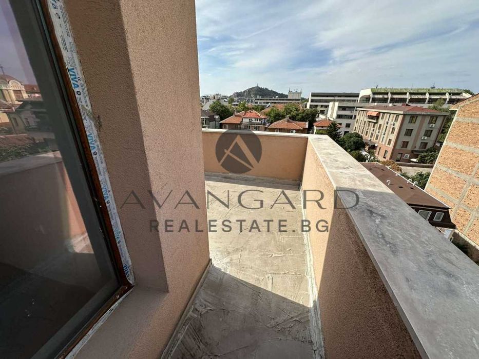 Продава се Тристаен апартамент в Пловдив, Център - 99 кв.м за 1958 €/кв.м - Снимка #8