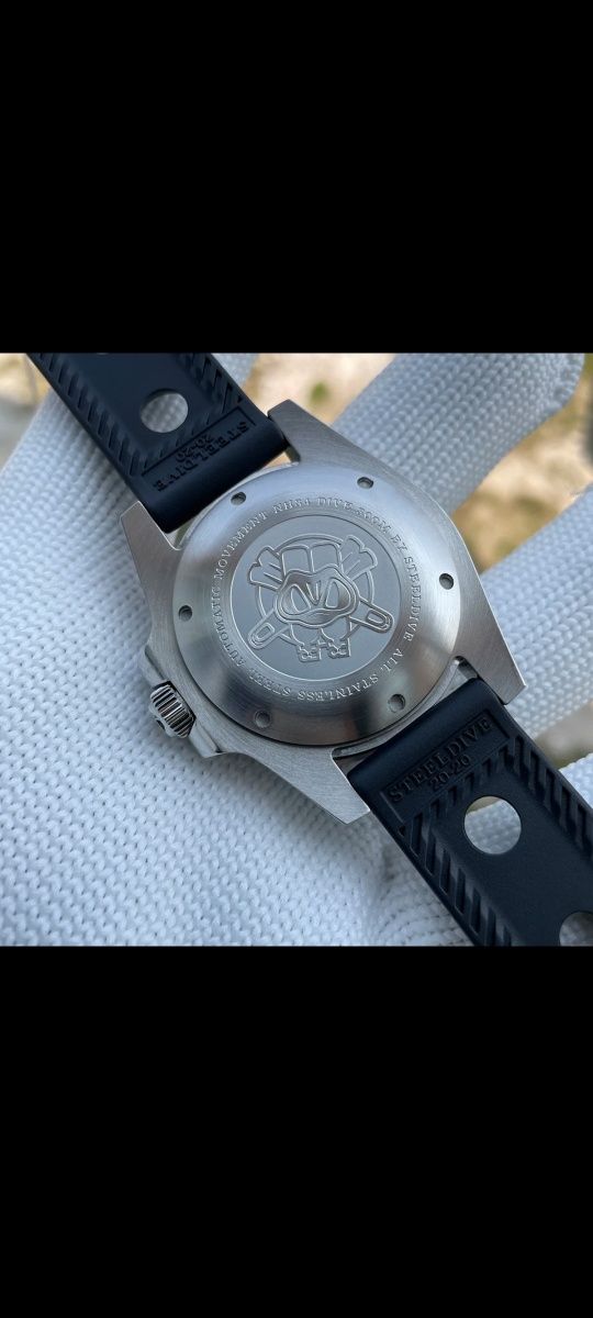 GMT часы от "STEEL DIVE"