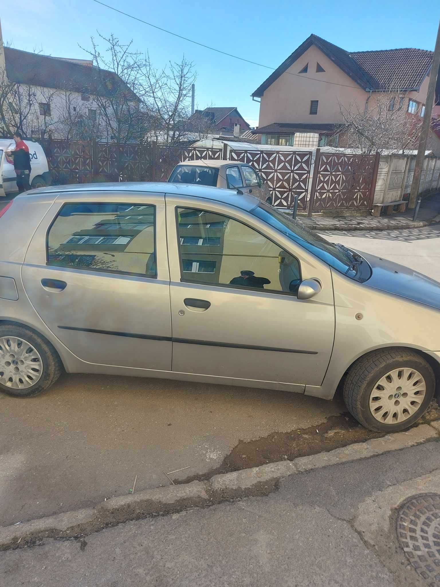 De vanzare FIAT PUNTO 2001