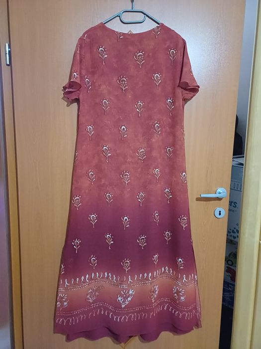 Vand rochie lunga, XL, fără defecte
