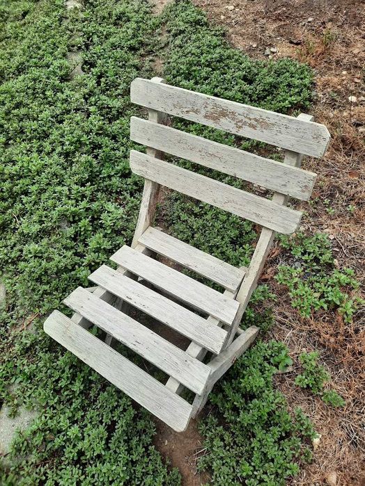 scaun mic pliant din lemn