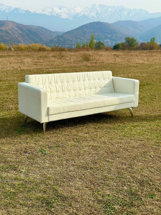 Прокат/Аренда Диваны Кресла Тумбы Рессепшн журнальный столики Трибуны