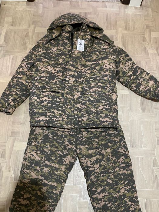 Продам зимний бушлак, военную форму, берцы