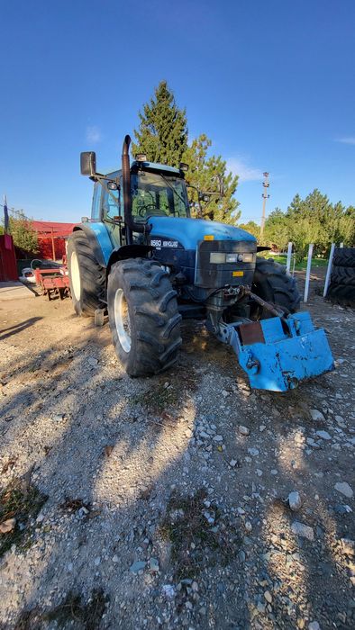 Tractor New Holland 8560