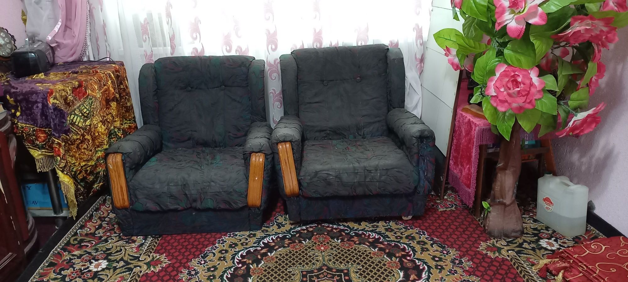 2 ta kreslo 1ta divan