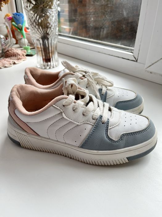 Продам детские кеды