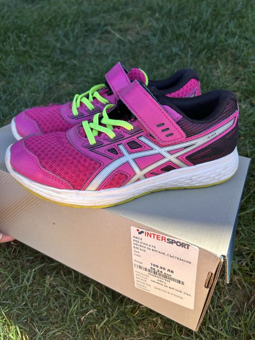 Маратонки Adidas и Asics