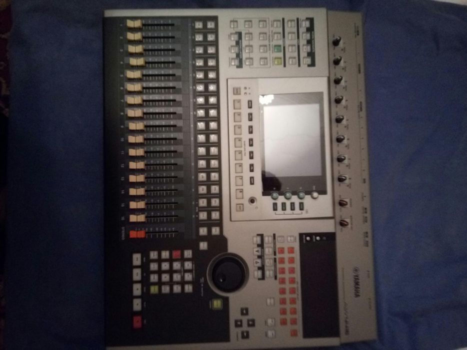 Vand sau schimb mixer Yamaha digital