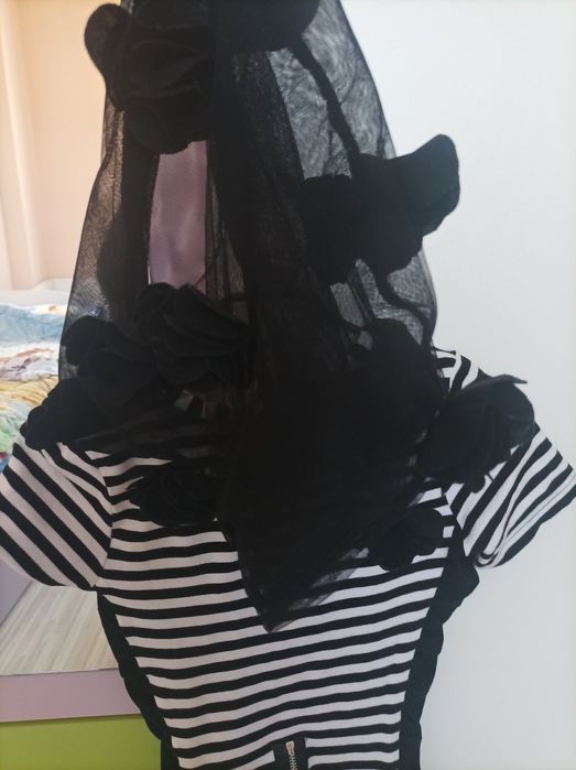 Дамска вталена рокля