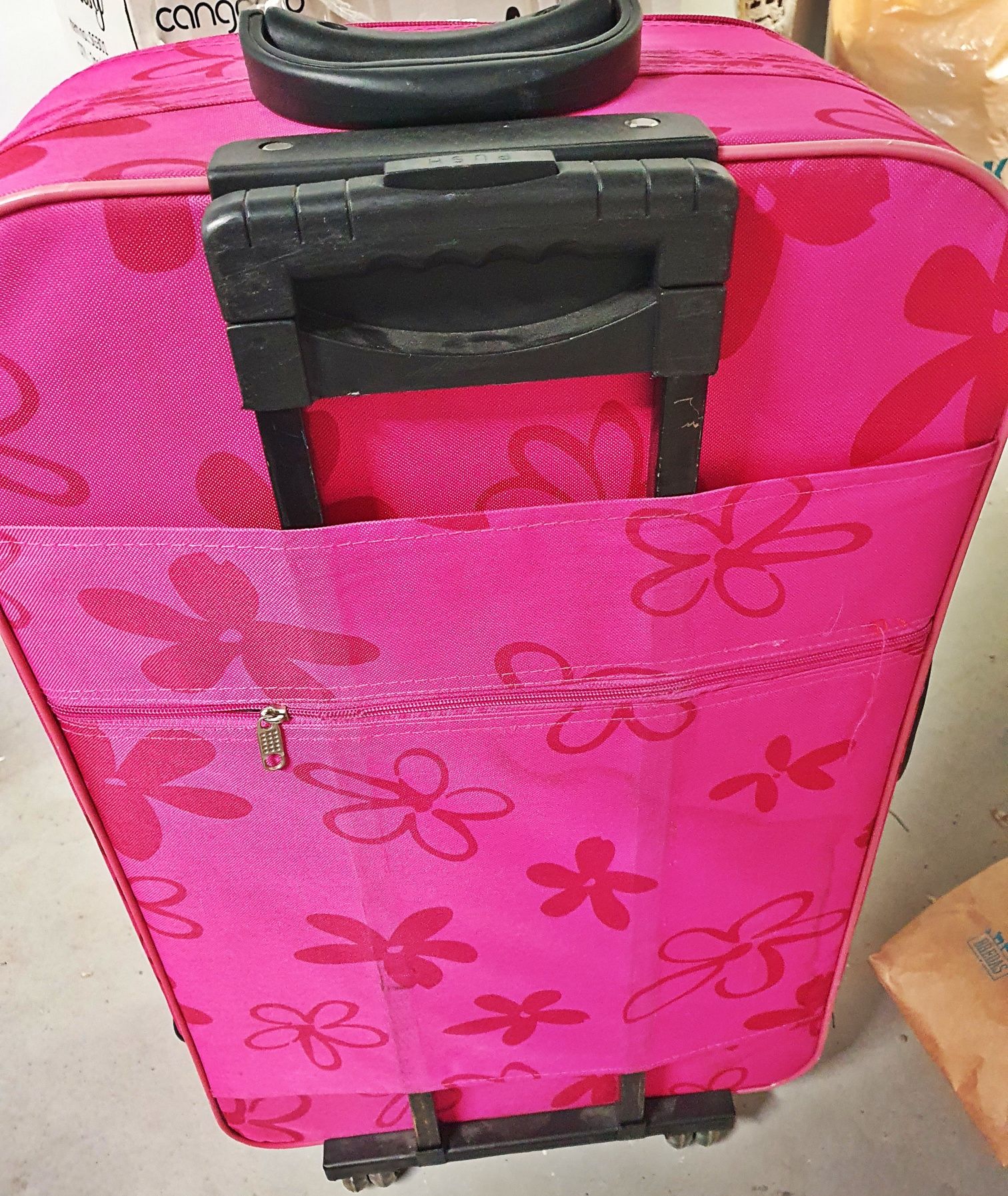 Голям розов куфар