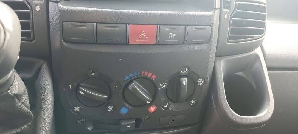Продавам Пътна помощ Citroen jumper