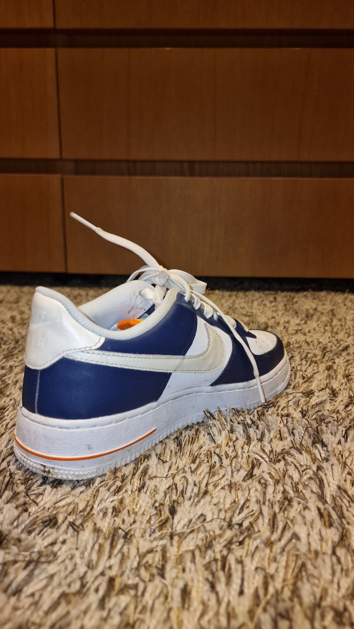 Продавам Nike airforce 1 limited edition.
