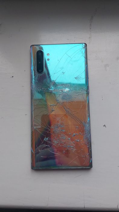 Продам самсунг Нот 10 плюс