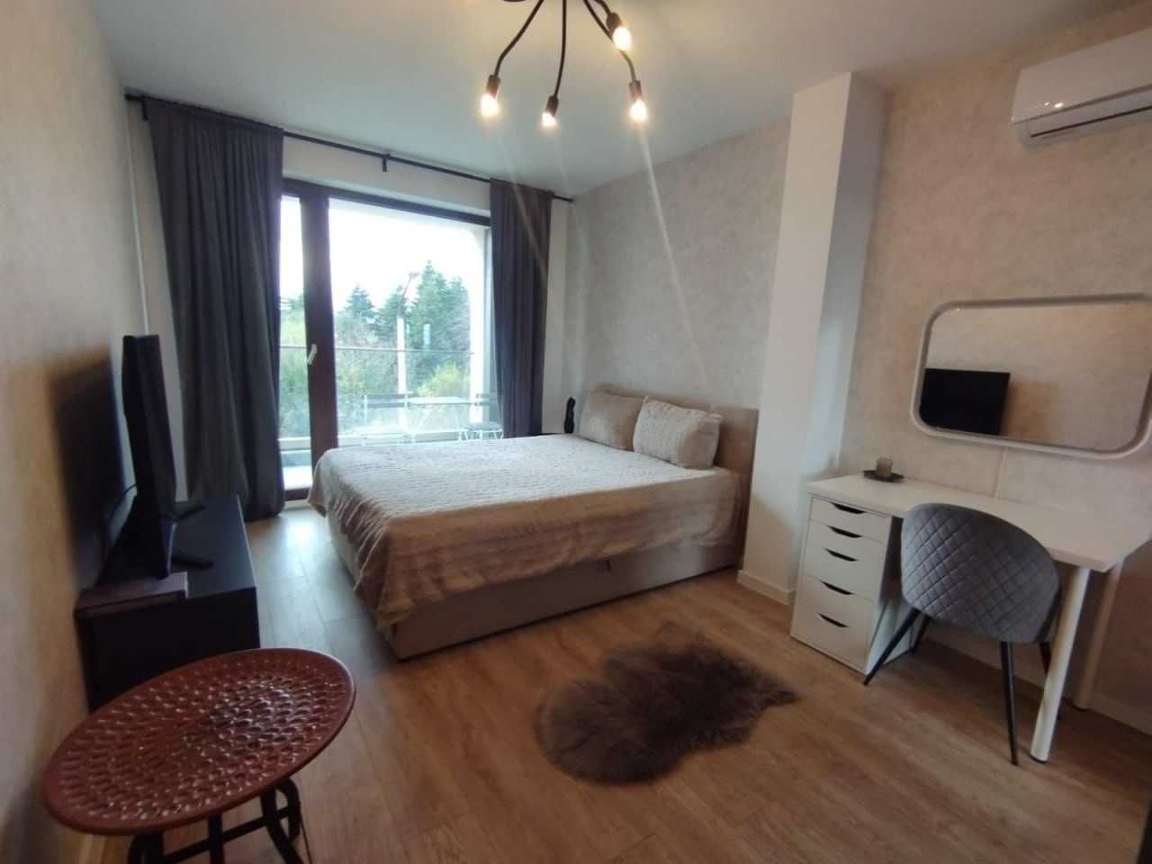 Дава се под наем Тристаен апартамент в Варна, Централна поща - 110 кв.м за 663 € - Снимка #4