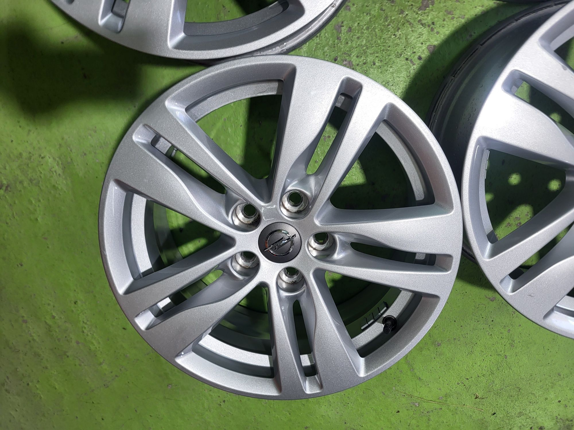 16 5x105 Opel лети джанти 5х105 опел