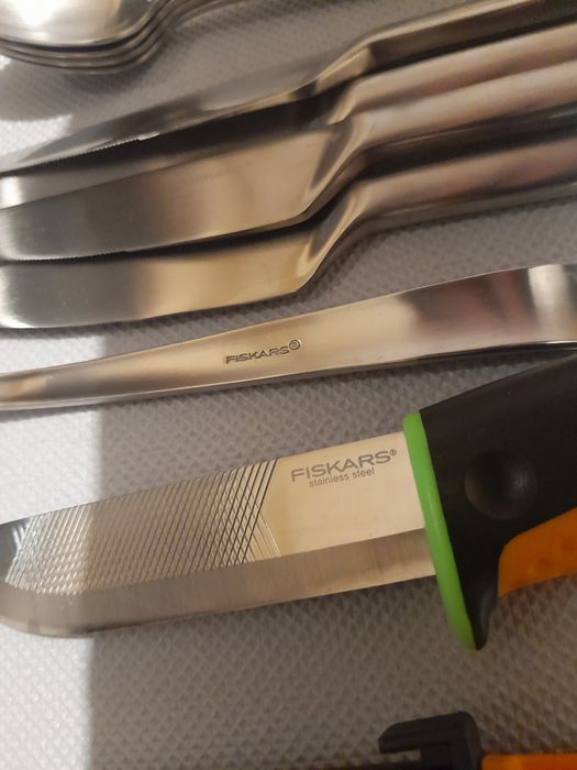 Cutit util + tacam Fiskars