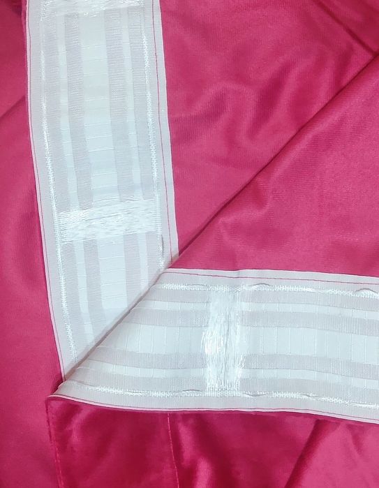 Завеси в наситен цикламен цвят