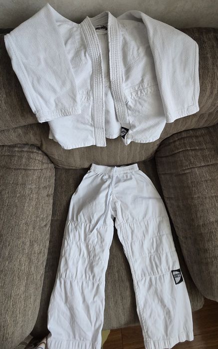 Продам кимоно б/у