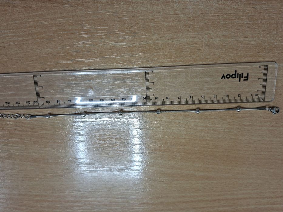 Гривна с топчета