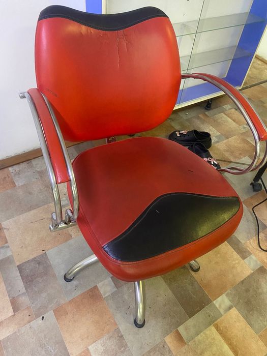 Продам кресло,парекмахерское