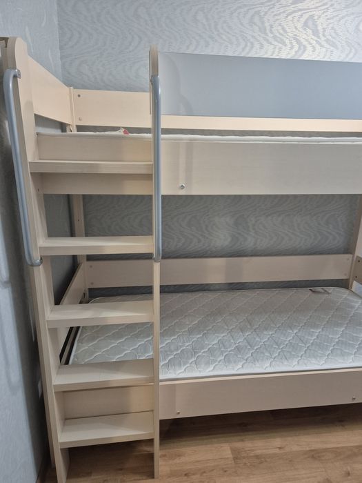 Продаётся двухъярусный кровать