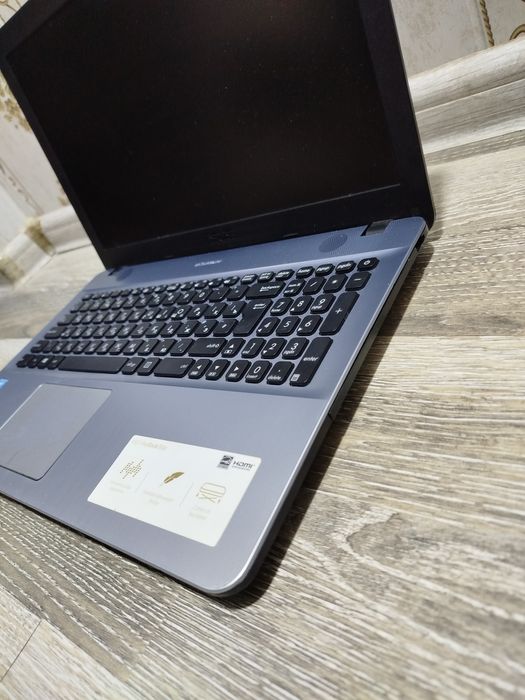 ASUS ofisnoy noutbook 4/500gb xotira xolat yaxshi