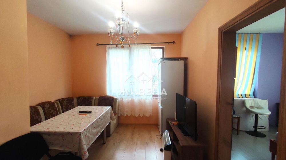 Дава се под наем Тристаен апартамент в Варна, Левски - 65 кв.м за 562 € - Снимка #1